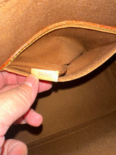 Load image into Gallery viewer, LOUIS VUITTON Monogram Alma PM
