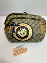 Load image into Gallery viewer, GUCCI Supreme Night Courrier Belt Bag
