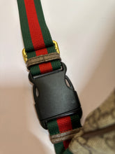 Load image into Gallery viewer, GUCCI Supreme Night Courrier Belt Bag
