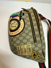 Load image into Gallery viewer, GUCCI Supreme Night Courrier Belt Bag

