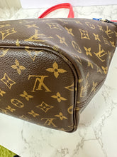 Load image into Gallery viewer, LOUIS VUITTON Monogram Canvas Totem Neverfull MM
