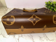 Load image into Gallery viewer, LOUIS VUITTON Monogram Reverse On-The-Go MM
