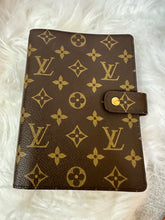 Load image into Gallery viewer, LOUIS VUITTON Monogram Ring Agenda MM
