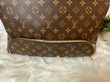 Load image into Gallery viewer, LOUIS VUITTON Monogram Evasion
