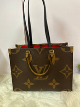 Load image into Gallery viewer, LOUIS VUITTON Reverse Monogram  On-The-Go MM
