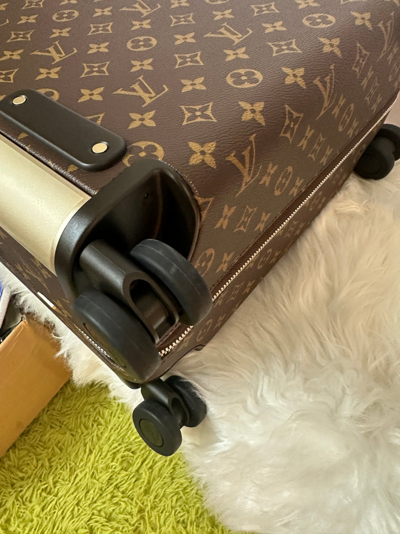 LOUIS VUITTON Monogram Horizon 55
