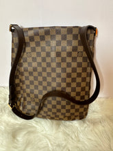 Load image into Gallery viewer, LOUIS VUITTON Damier Ebene Musette Salsa
