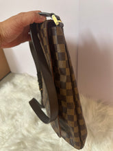 Load image into Gallery viewer, LOUIS VUITTON Damier Ebene Musette Salsa

