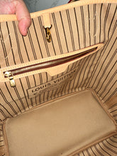 Load image into Gallery viewer, LOUIS VUITTON Monogram Neverfull MM Beige Interior
