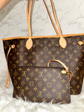 Load image into Gallery viewer, LOUIS VUITTON Neverfull MM Burgundy Interior
