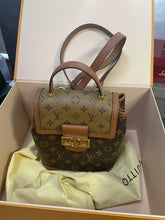 Load image into Gallery viewer, LOUIS VUITTON Reverse Monogram Dauphine Backpack
