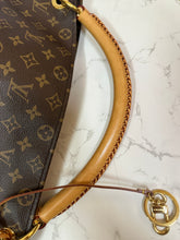 Load image into Gallery viewer, LOUIS VUITTON Artsy Monogram MM
