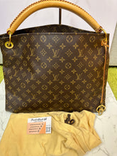 Load image into Gallery viewer, LOUIS VUITTON Artsy Monogram MM
