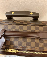 Load image into Gallery viewer, LOUIS VUITTON Pegase 45 Damier Ebene
