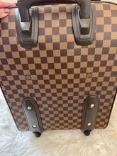 Load image into Gallery viewer, LOUIS VUITTON Pegase 45 Damier Ebene
