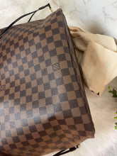 Load image into Gallery viewer, LOUIS VUITTON Neverfull Damier Ebene MM
