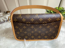 Load image into Gallery viewer, Louis Vuitton Diane
