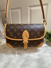 Load image into Gallery viewer, Louis Vuitton Diane
