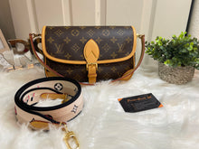 Load image into Gallery viewer, Louis Vuitton Diane
