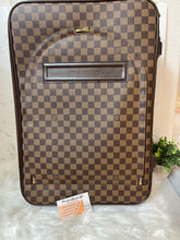 Load image into Gallery viewer, LOUIS VUITTON Damier Ebene Pegasse 55
