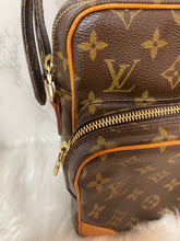 Load image into Gallery viewer, LOUIS VUITTON Amazone
