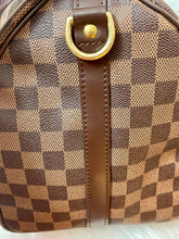 Load image into Gallery viewer, LOUIS VUITTON Damier Canvas Speedy 35
