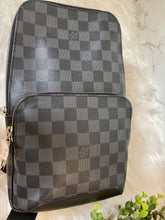 Load image into Gallery viewer, LOUIS VUITTON Damier Graphite Canvas Avenue

