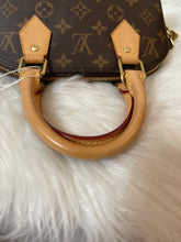 Load image into Gallery viewer, LOUIS VUITTON Monogram Alma BB
