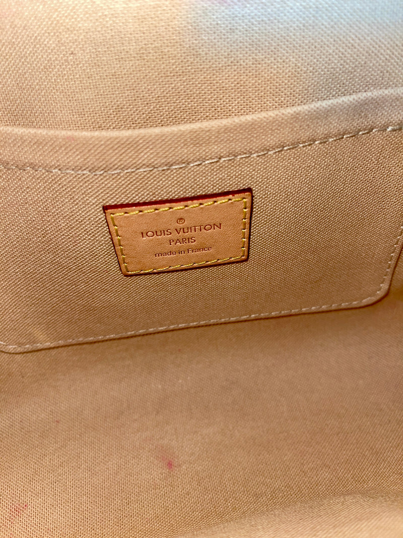LOUIS VUITTON Favorite MM Damier Azur