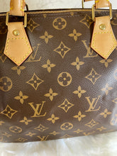 Load image into Gallery viewer, LOUIS VUITTON Monogram Canvas Speedy Bandouliere 30

