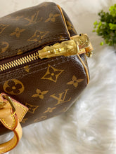Load image into Gallery viewer, LOUIS VUITTON Monogram Canvas Speedy Bandouliere 30
