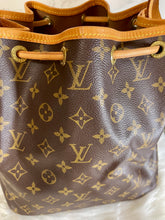 Load image into Gallery viewer, LOUIS VUITTON Monogram Canvas Petit Noe
