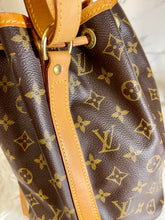 Load image into Gallery viewer, LOUIS VUITTON Monogram Canvas Petit Noe
