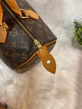 Load image into Gallery viewer, LOUIS VUITTON Monogram Canvas Speedy 30
