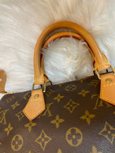 Load image into Gallery viewer, LOUIS VUITTON Monogram Canvas Speedy 30
