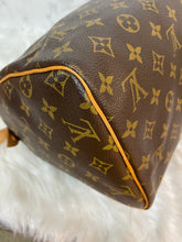 Load image into Gallery viewer, LOUIS VUITTON Monogram Canvas Speedy 30
