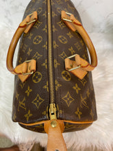 Load image into Gallery viewer, LOUIS VUITTON Monogram Canvas Speedy 30
