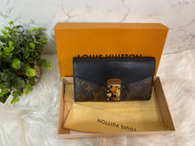 Load image into Gallery viewer, LOUIS VUITTON Pallas Wallet
