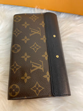 Load image into Gallery viewer, LOUIS VUITTON Pallas Wallet

