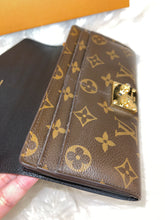 Load image into Gallery viewer, LOUIS VUITTON Pallas Wallet
