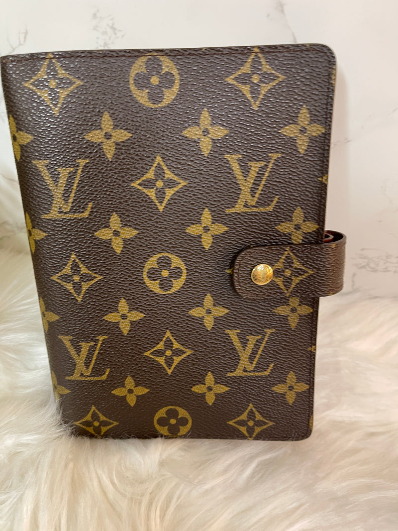 LOUIS VUITTON Agenda MM PearlaaCloset LLC