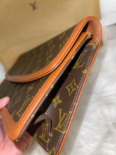 Load image into Gallery viewer, LOUIS VUITTON Monogram Pochette Dame
