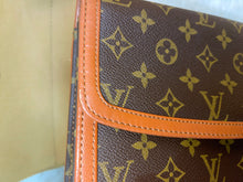 Load image into Gallery viewer, LOUIS VUITTON Monogram Pochette Dame
