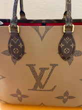 Load image into Gallery viewer, LOUIS VUITTON OnTheGo Reverse Monogram 2020 MM
