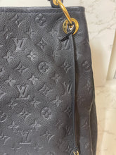 Load image into Gallery viewer, LOUIS VUITTON Empreinte Artsy MM Navy
