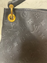Load image into Gallery viewer, LOUIS VUITTON Empreinte Artsy MM Navy
