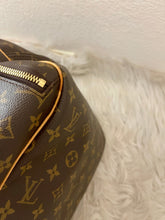Load image into Gallery viewer, LOUIS VUITTON Evasion 45 Monogram Travel Bag
