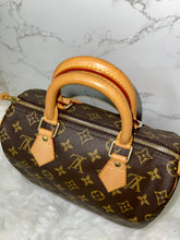 Load image into Gallery viewer, LOUIS VUITTON Speedy 25 Monogram
