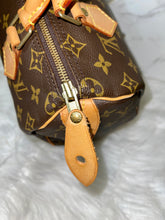 Load image into Gallery viewer, LOUIS VUITTON Speedy 25 Monogram
