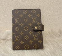 Load image into Gallery viewer, Louis Vuitton Agenda Monogram MM
